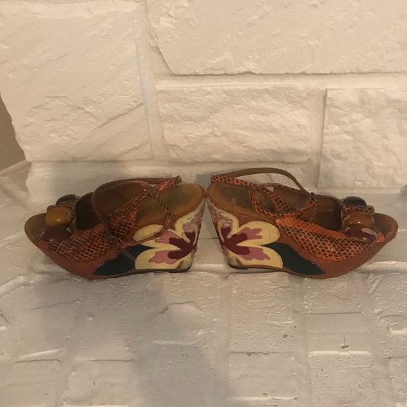 Multicolored Floral Wedges - Picture 2 of 8